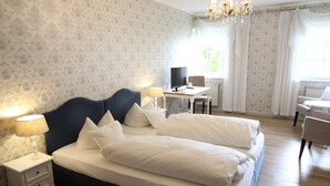 Standard Double Room | 11 bedrooms, WiFi (free), individually decorated, individually furnished - Hotel-Gasthof Opel (Heinersreuth)