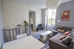 Télévision à écran plat