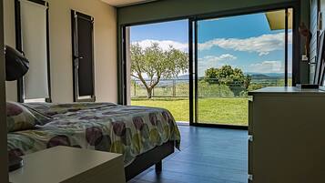 5 makuuhuonetta, silitysrauta/-lauta, ilmainen Wi-Fi, vuodevaatteet