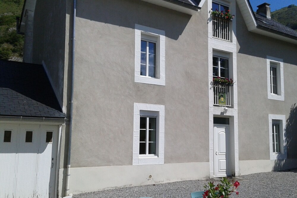 At the foot of the Pic du Midi "Bigourdan" cottage 8/10 pers