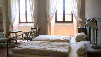 5 chambres, fer et planche Ă  repasser, Wi-Fi gratuit, draps fournis