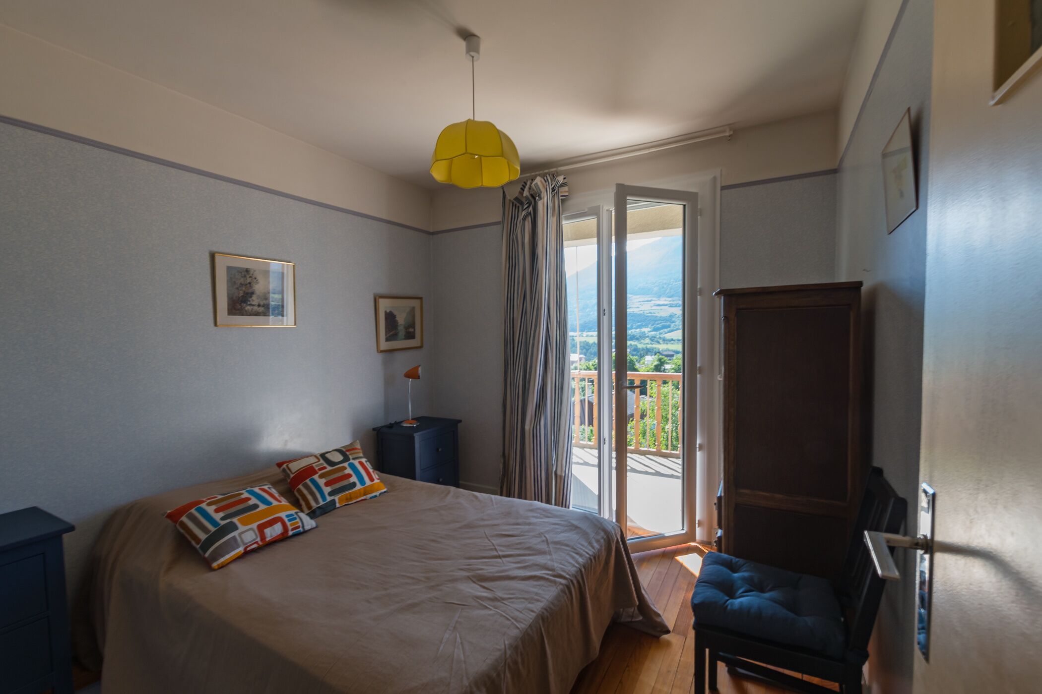 3 slaapkamers, een strijkplank/strijkijzer, gratis wifi