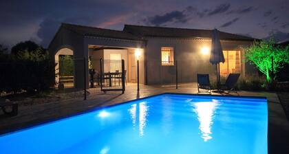 Superb Villa 4 people, private pool, air conditioning, TBéquipement, calm