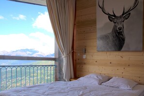 3 bedrooms, iron/ironing board, free WiFi - Les Arcs 1800- Luxury duplex for 8 people- Panoramic view-near ski lifts (Bourg-Saint-Maurice)