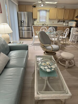 Smart TV, videojuegos, reproductor de DVD y libros 