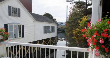 NEW Updated 2 bedroom cottage 3 blocks from downtown Camden, Maine.