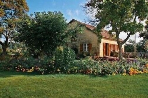 Pretty gite with pool, located 5 min from Sarlat