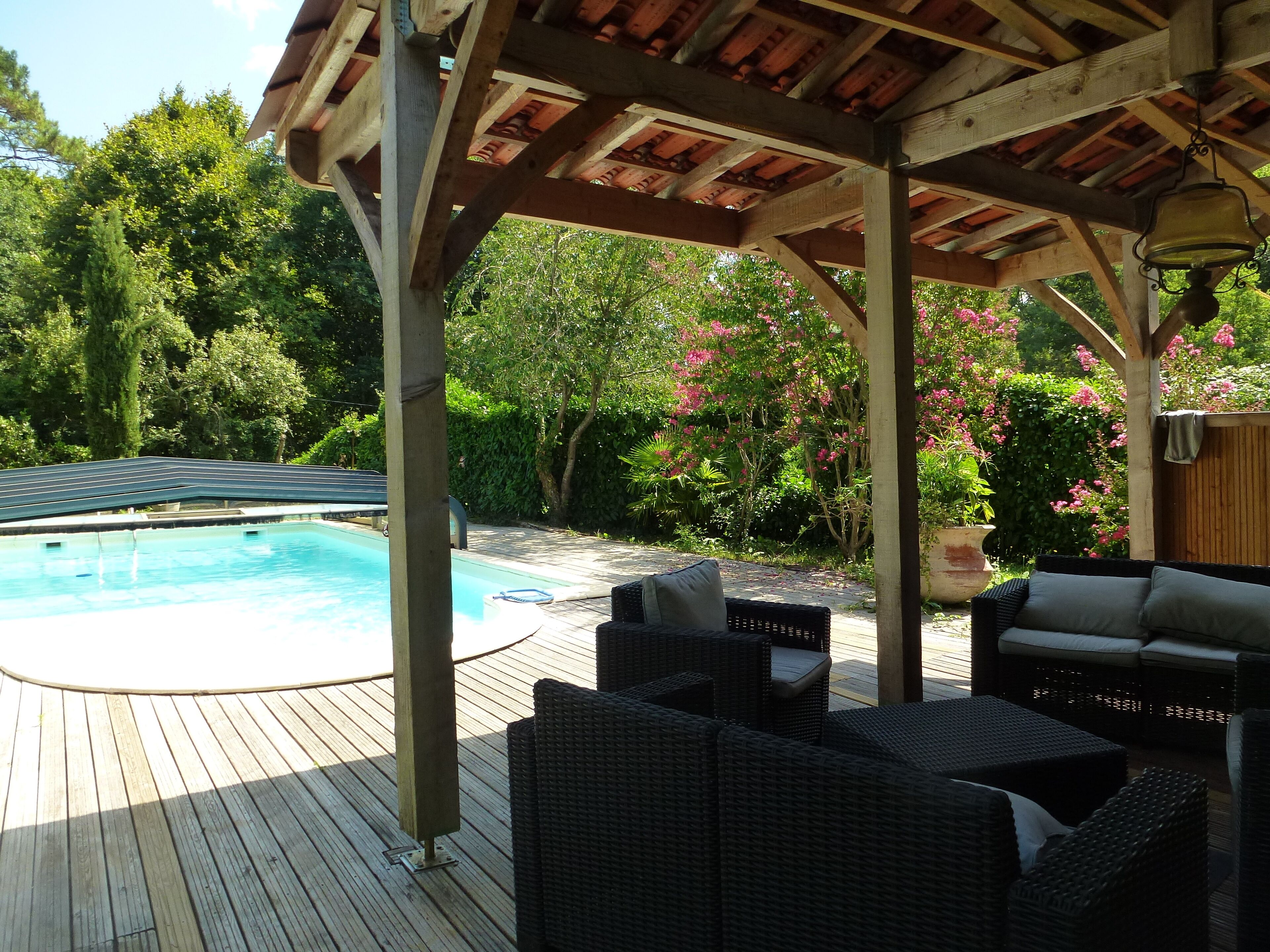 Een verwarmd zwembad