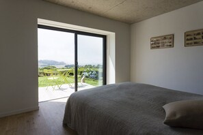 3 bedrooms, desk, iron/ironing board, travel cot