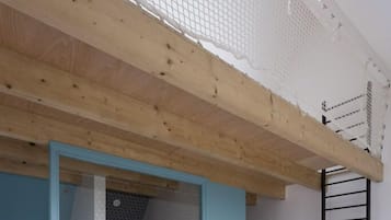 3 bedrooms, desk, iron/ironing board, travel crib