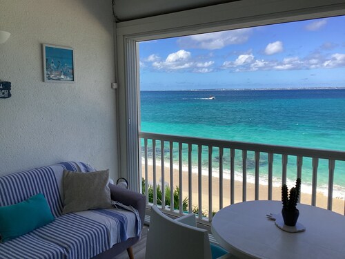 SCHÖNE WOHNUNG MIT PANORAMABLICK AUF GRAND CASE BEACH