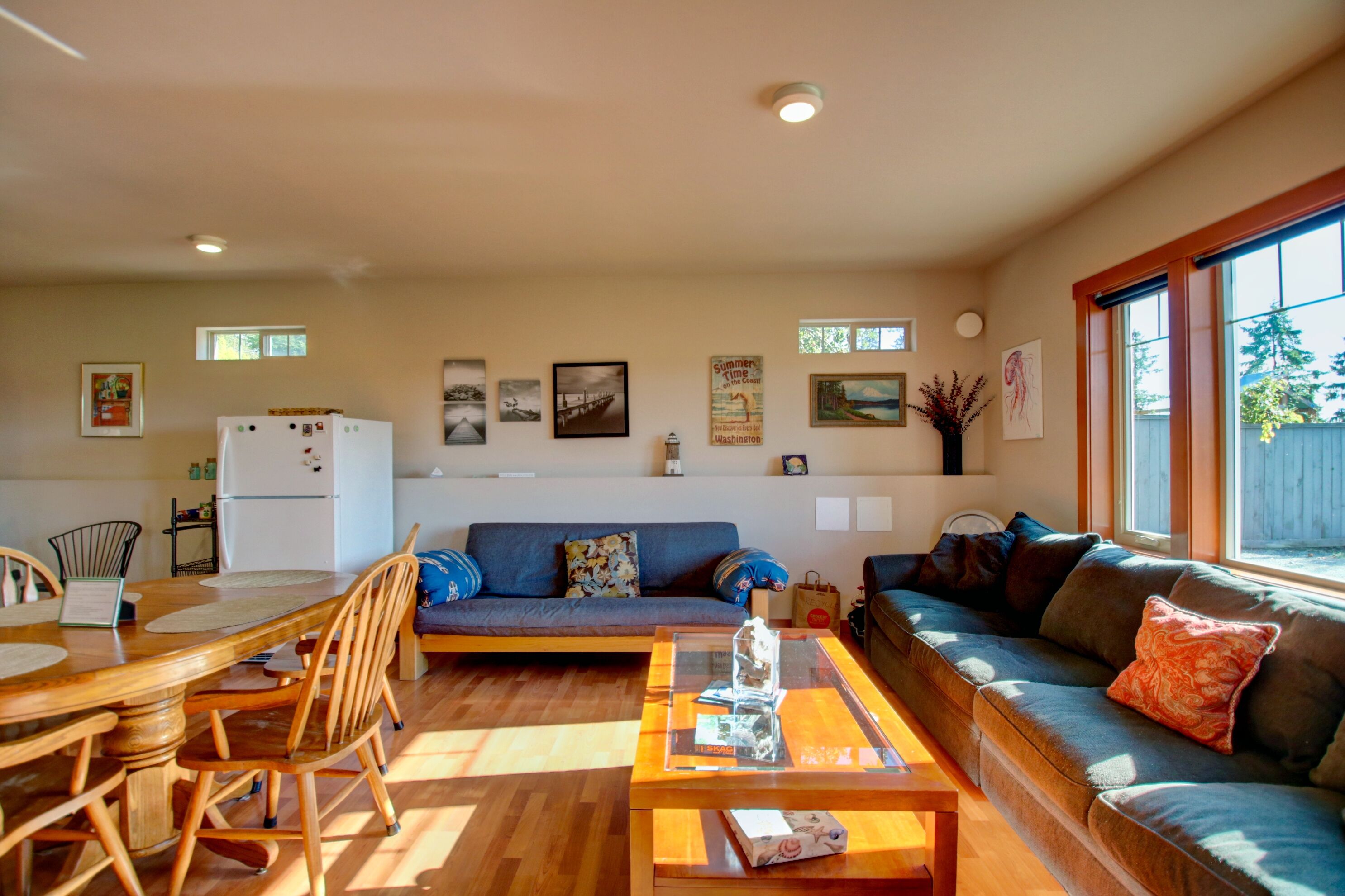 Hope Island Suite: Water-Mountain-Island view.  Couples, Girls Getaway! 