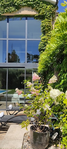 Maison de village avec piscine 
