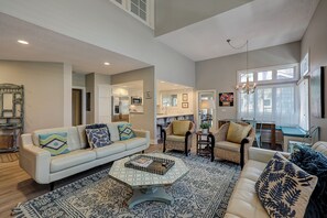 TV - Sunset Rentals | Huntington 7622 (Hilton Head Island)