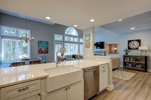 Interior - Sunset Rentals | Huntington 7622 (Hilton Head Island)
