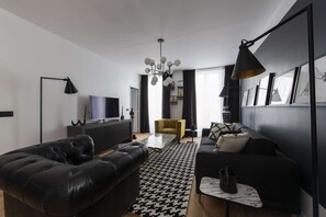 TV, lettore DVD, impianto stereo