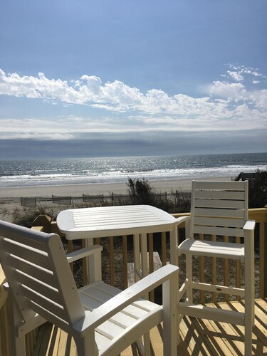 Oceanfront - Sunny inside and out!
