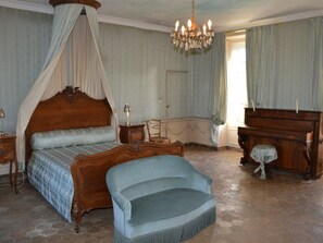 4 bedrooms