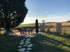 Property grounds - Cottage 5/7 people between Nièvre and Cher (halfway between Nevers and Bourges) (Saint-Hilaire-De-Gondilly)