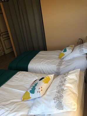 3 quartos, ferros/tábuas de passar roupa, Wi-Fi, roupa de cama