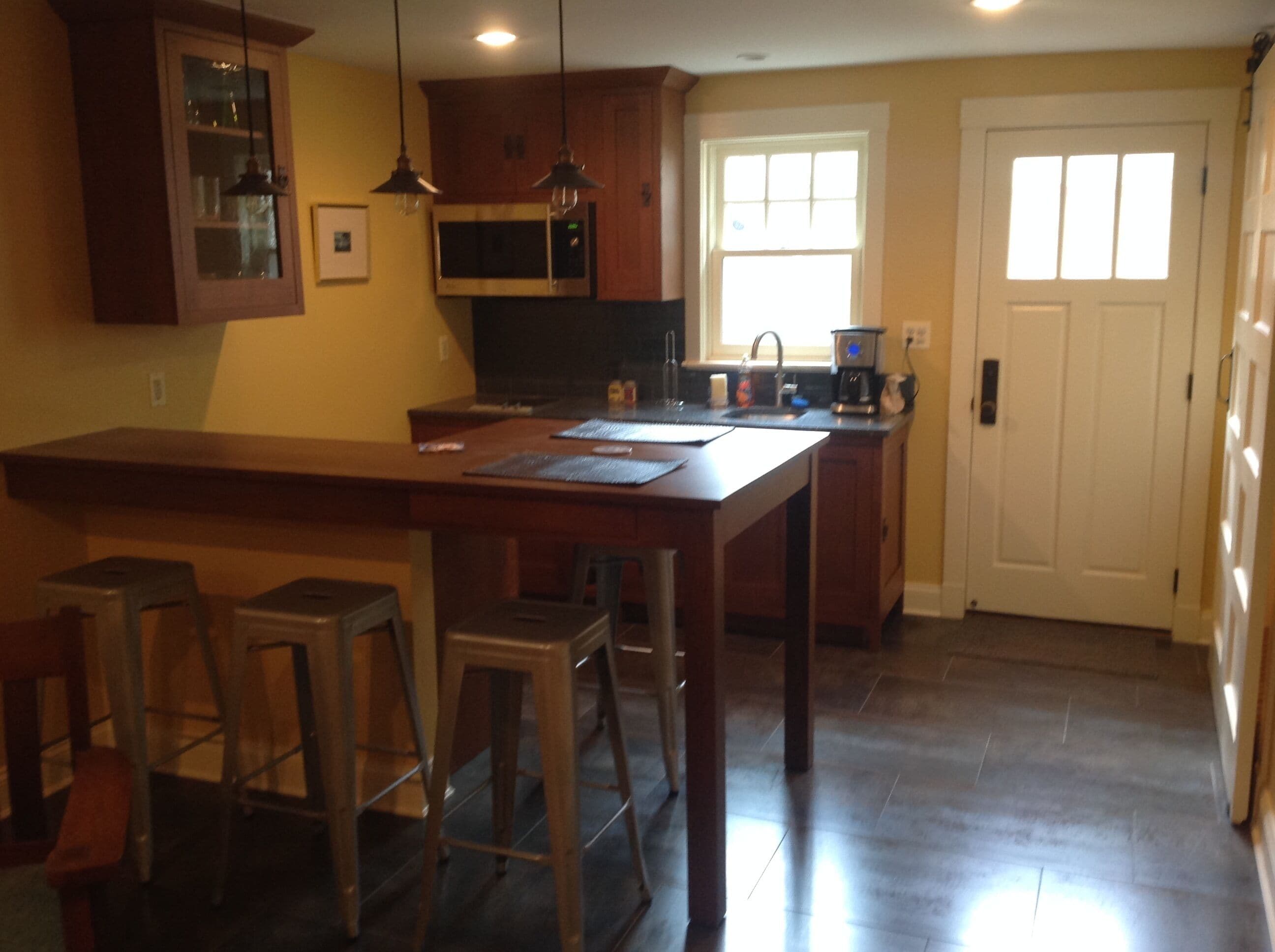 Craftsman Bungalow Apartment Near Naval Academy Stadium and Historic District