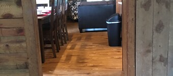 Log Cabin Retreat In The Vineyards