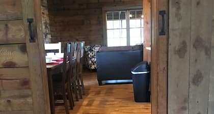 Log Cabin Retreat In The Vineyards
