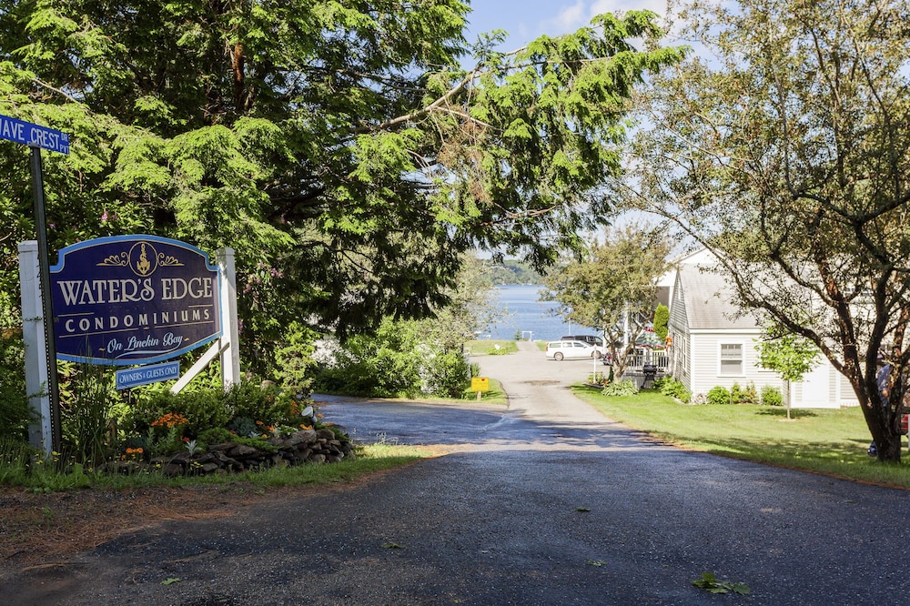 Amazing sunsets/Cozy cottage/Ocean view/Hidden Gem (Non-Smoking community!)