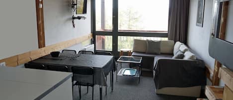 Téléviseur connecté, lecteur de DVD