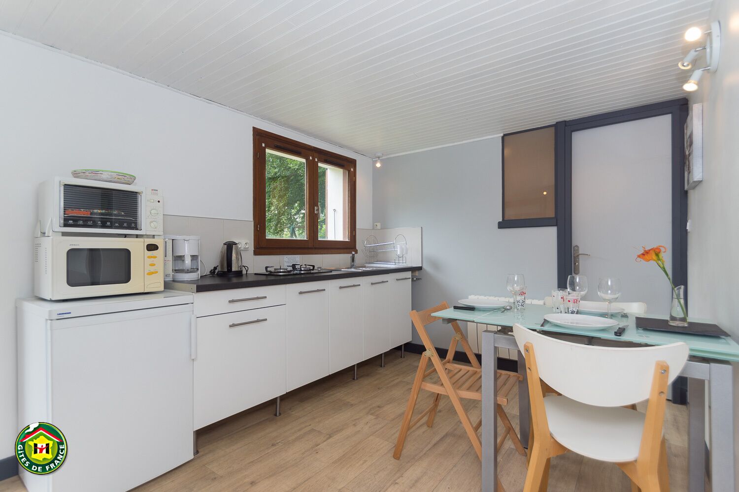 Gîte 25 m2 duplex, on the ground floor, in an autonomous building.