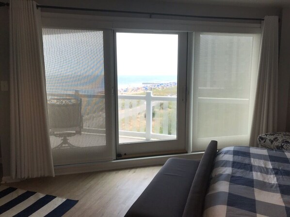 4 bedrooms, iron/ironing board, WiFi, wheelchair access - Boardwalk Beauty! Two-Story Oceanview Condo (Rehoboth Beach)