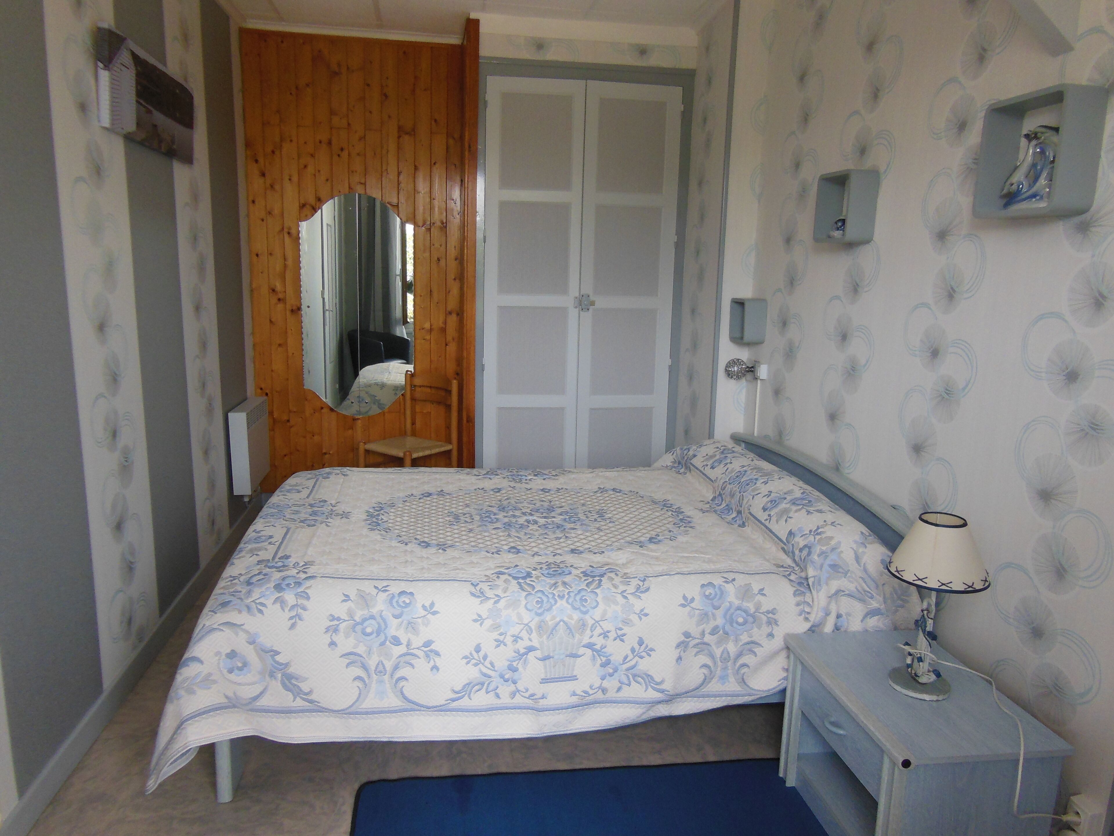 3 多间卧室、办公桌、熨斗/熨衣板、旅行婴儿床