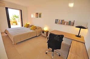 2 dormitorios, tabla de planchar con plancha, wifi gratis y ropa de cama