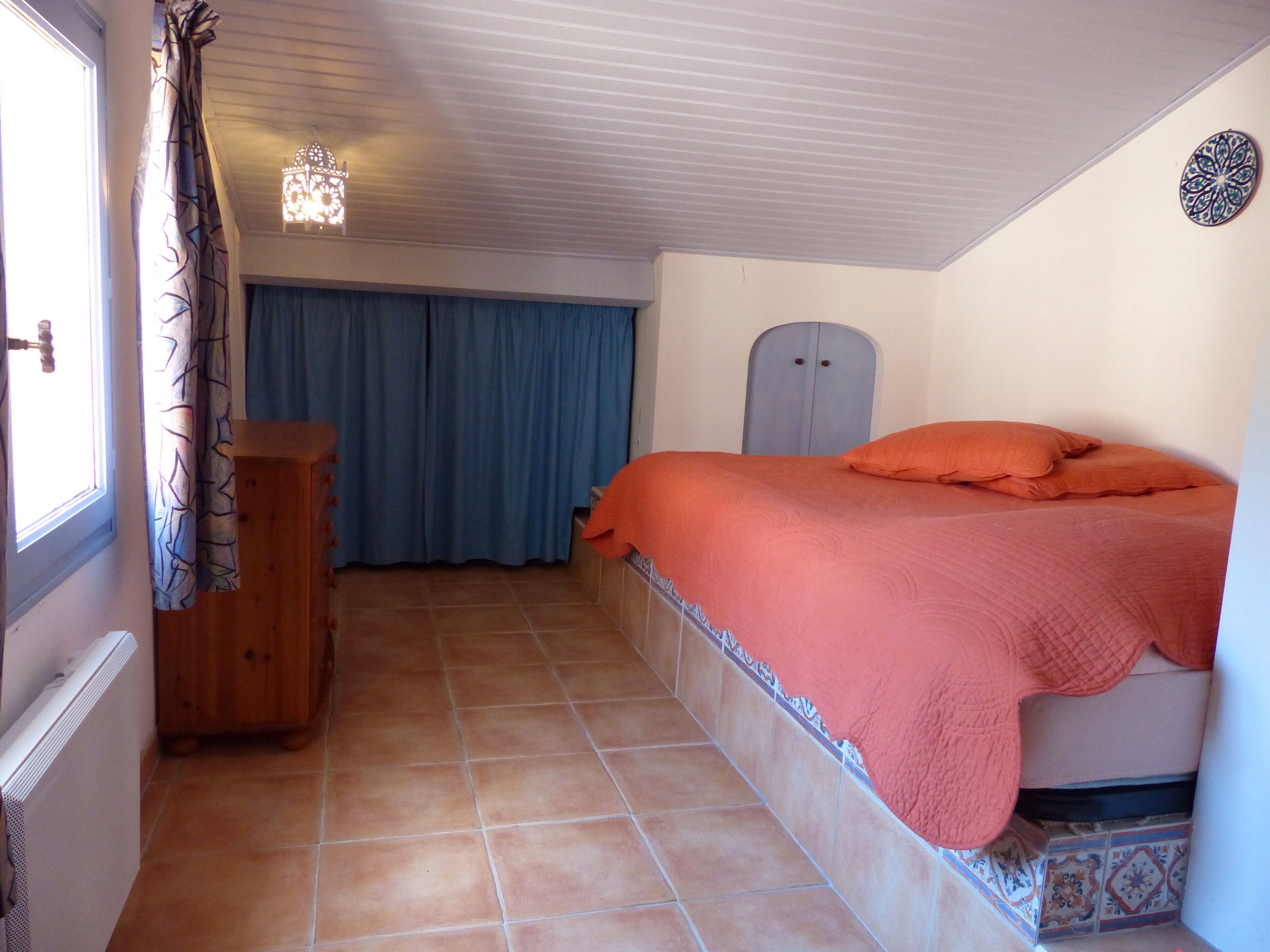 At the edge of Provence, on raised ground. Wellness and quiet assured