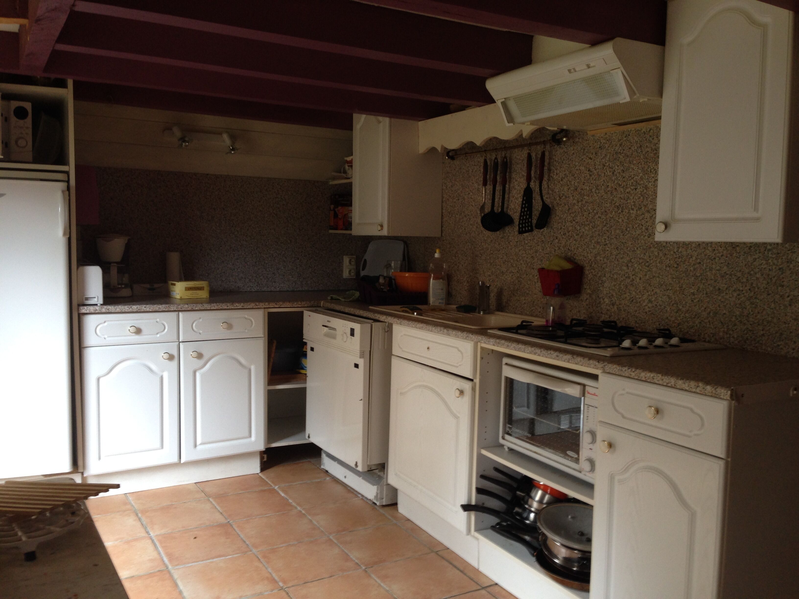 Detached village house 700 m alt south full with small garden