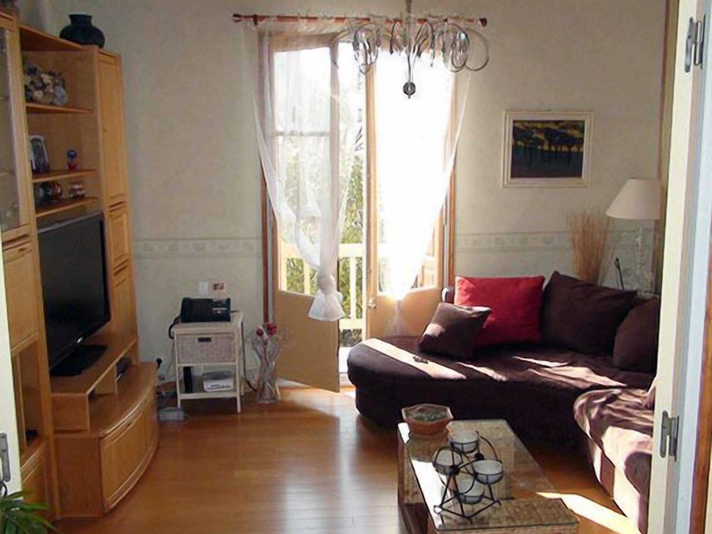 Large house facing the vineyards, in a quiet environment