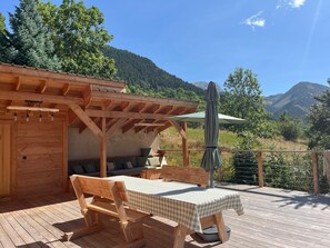 屋外ダイニングエリア