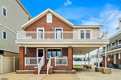 Ocean Front single family home in Wildwood, across the Convention Center