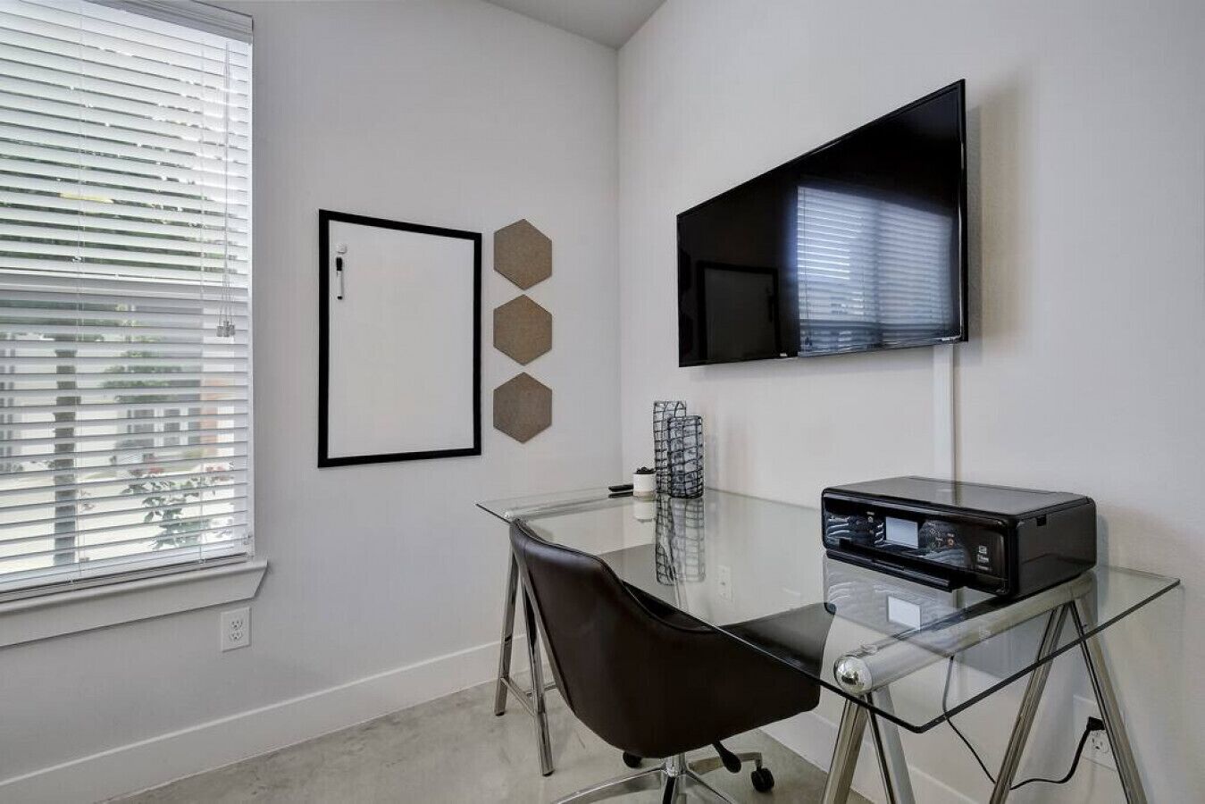 Southtown Modern | Pool | Netflix | Coffee + Tea