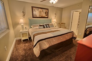1 bedroom, iron/ironing board, free WiFi, bed sheets - Emerald Beach Resort 1434, Full Kitchen, 2 BA sleeps 6 (Panama City Beach)