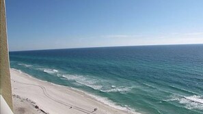 On the beach - Emerald Beach Resort 1434, Full Kitchen, 2 BA sleeps 6 (Panama City Beach)