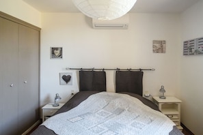 4 Schlafzimmer, Bügeleisen/Bügelbrett, Reisekinderbett, WLAN