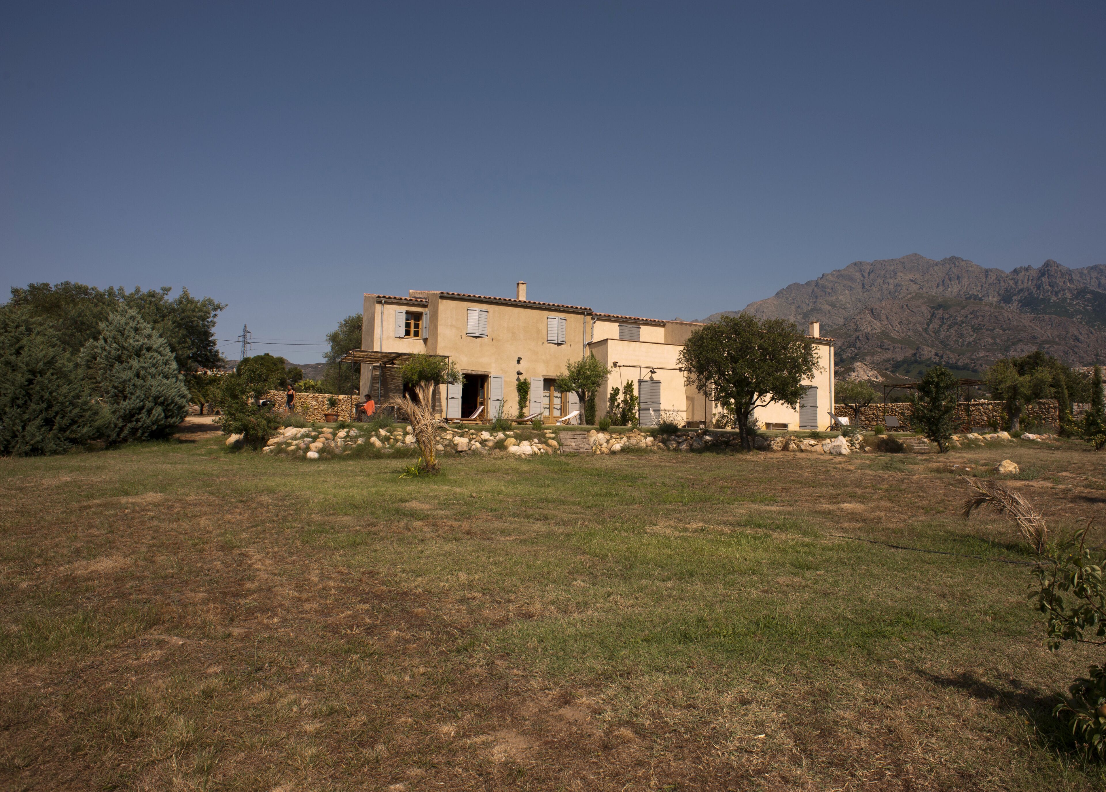 CASA ROSUMARINU *** flooded with the scent of the maquis