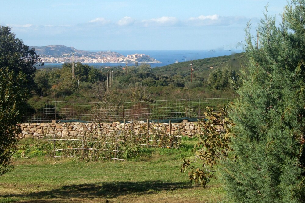 CASA ROSUMARINU *** flooded with the scent of the maquis