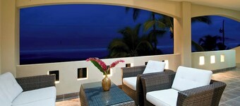 9 BR Luxury Oceanfront Villa South End Of Jaco Beach, Nicest Part of Jaco Beach!