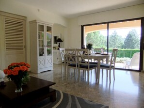 Dining - Domaine les Flachères (14pers) (Dieulefit)