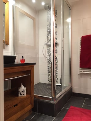 Een douche, een haardroger