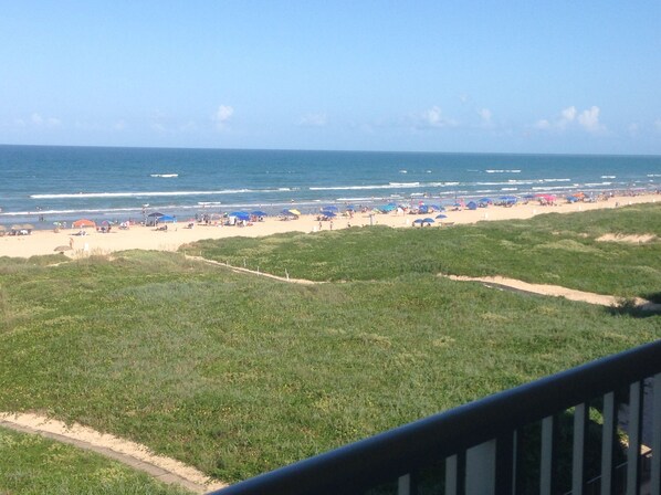 En la playa, toallas de playa