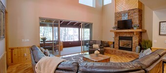 Pinetop Cabin-Summer Deals. Boka nu! Sover upp till 24 !!