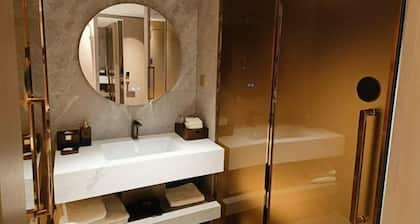 Dragon City International Hotel